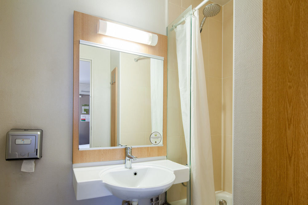 B&B Hotel Lille Seclin Unexpo Екстериор снимка